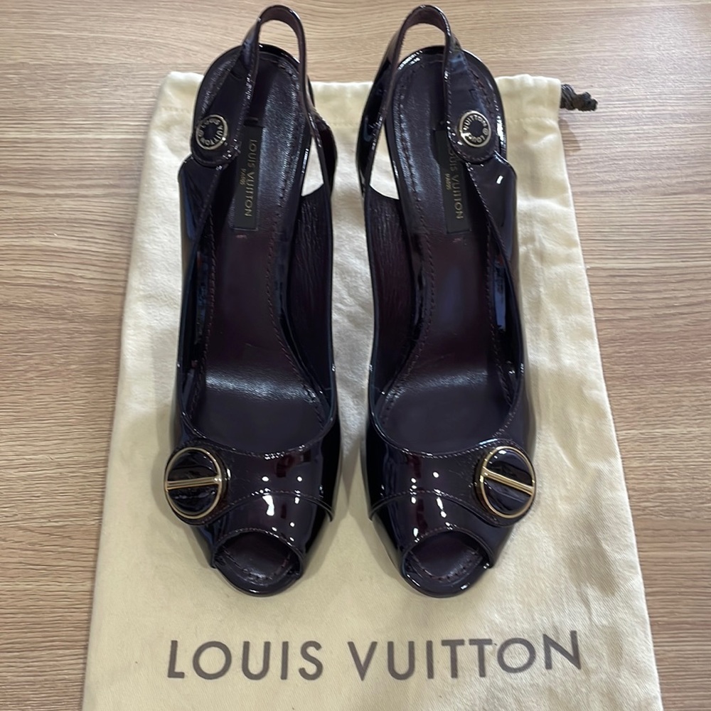 Louis Vuitton slip back pumps